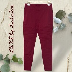 🌺LuLaRoe Women's Deep Red Leggings